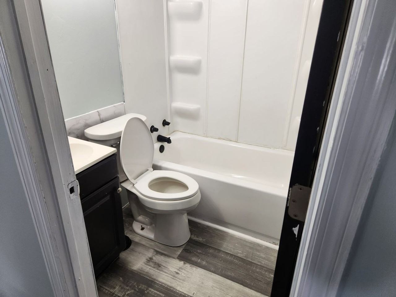 1404 E 24th St - Photo 5 of 7