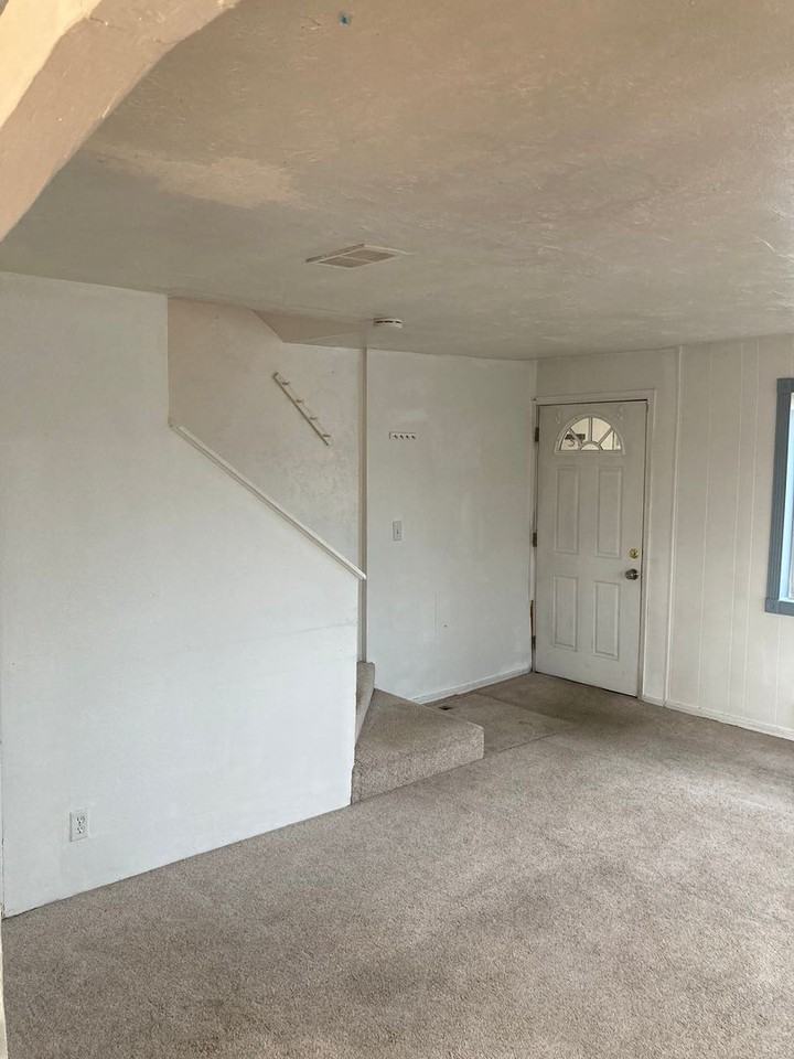 1415 Ash St - Photo 2 of 9