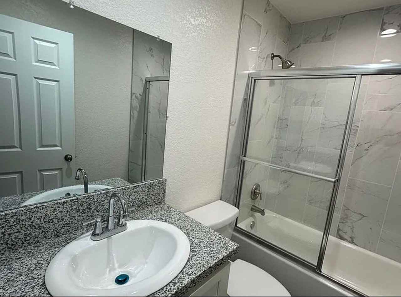 3 Bedroom / 2 Bathroom $1,650 - Photo 5 of 10