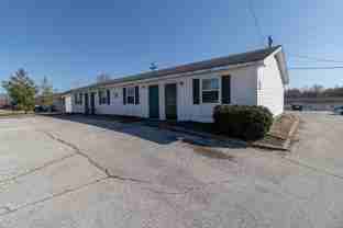 704 W Cunningham Dr #3 - Photo 1 of 1