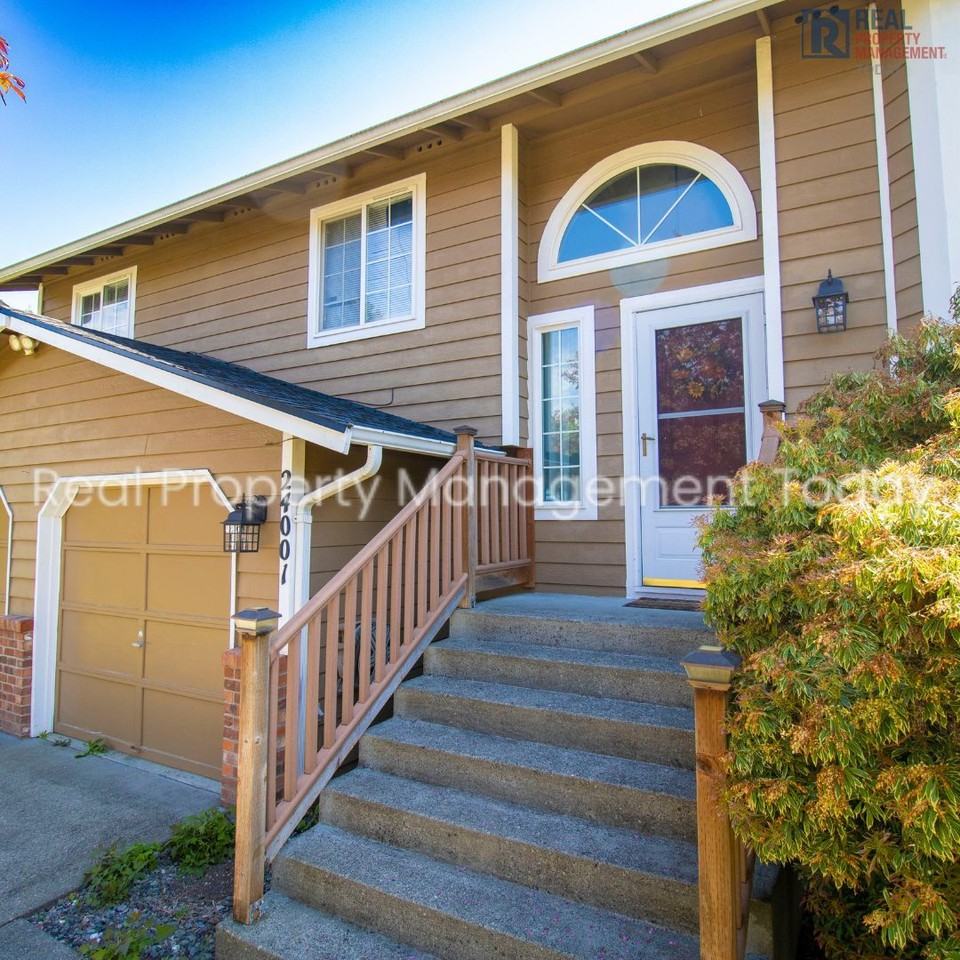 24001 70th Avenue Ct E - Photo 3 of 4