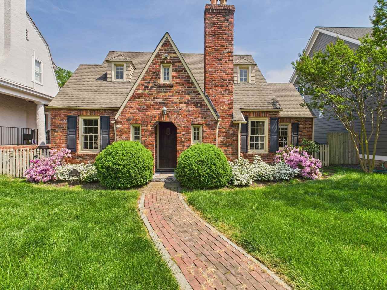 307 Lexington Rd - Photo 3 of 35