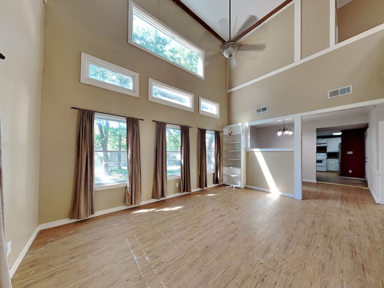 5729 Wilson Rd - Photo 4 of 26