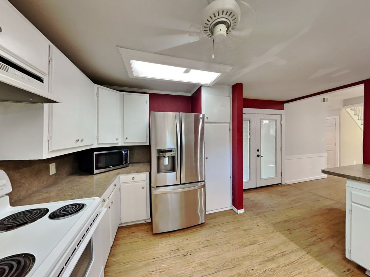 5729 Wilson Rd - Photo 7 of 26