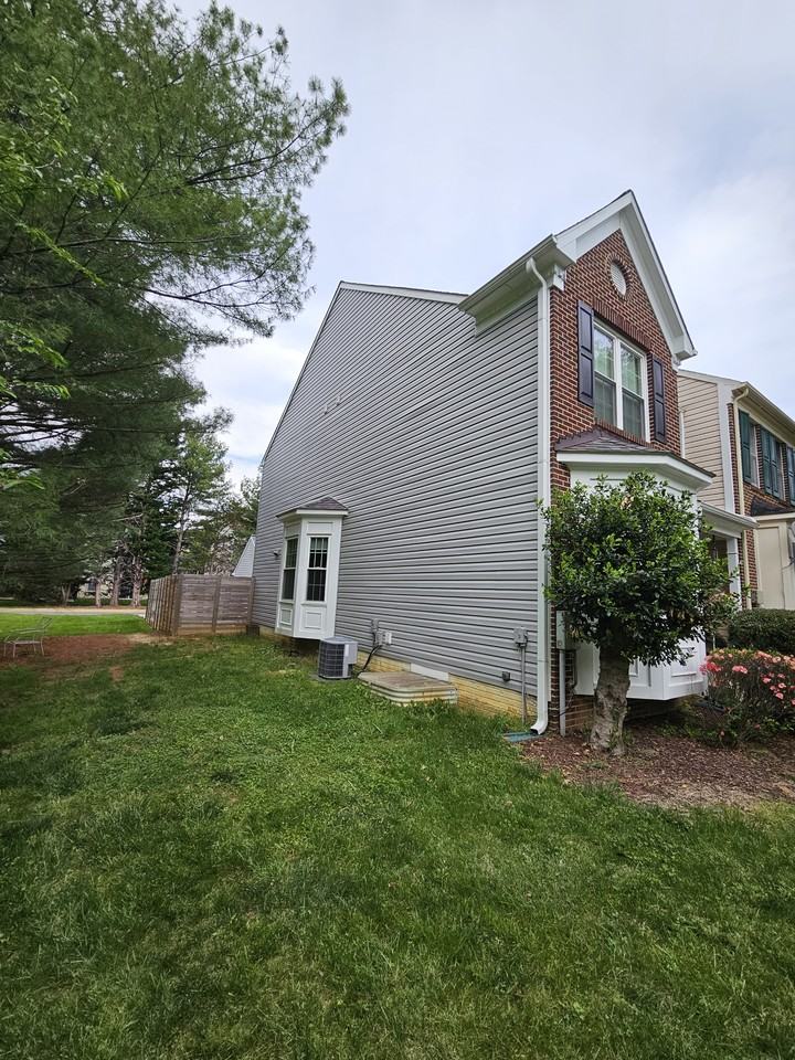 16831 Centerfield Way - Photo 2 of 34