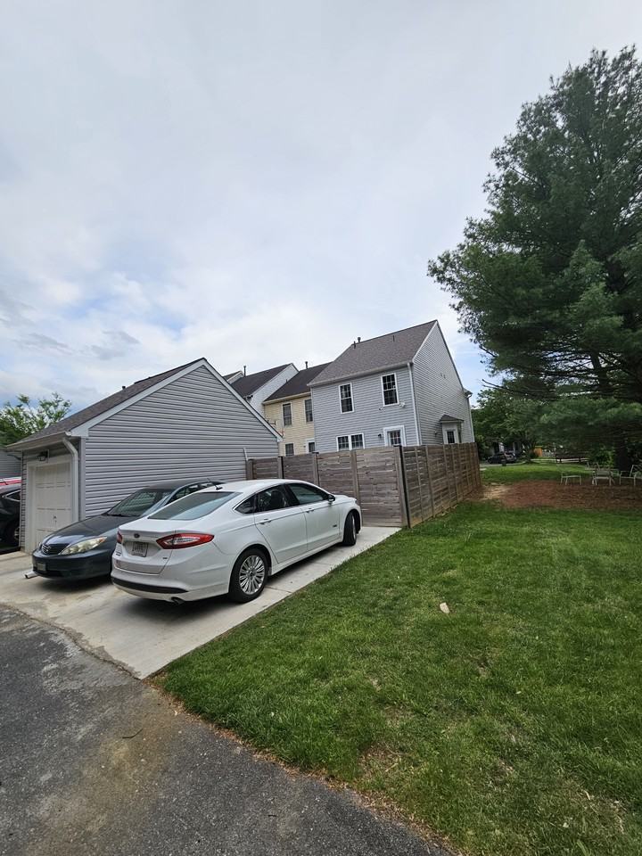 16831 Centerfield Way - Photo 3 of 34