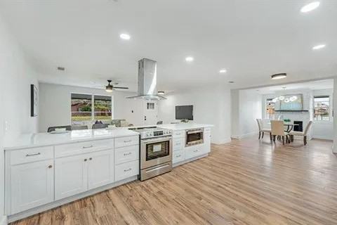 1702 Bristol Ct N #NA - Photo 2 of 19