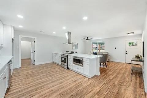 1702 Bristol Ct N #NA - Photo 4 of 19