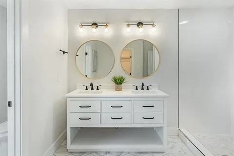 1702 Bristol Ct N #NA - Photo 7 of 19