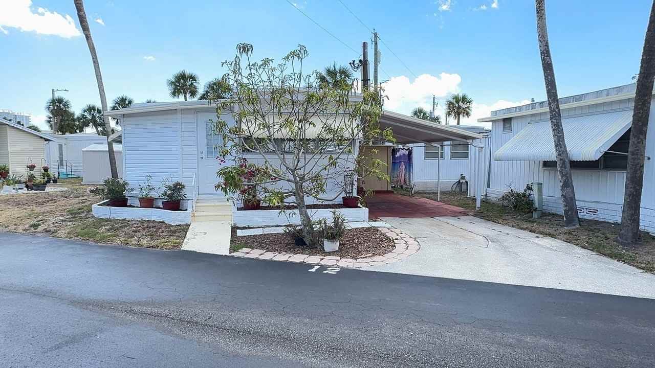 4851 W Gandy Blvd #L12 - Photo 2 of 37