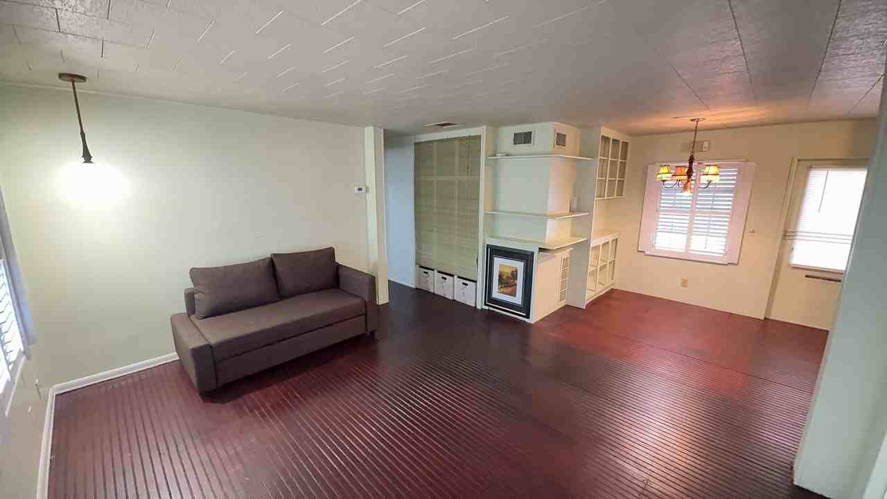 4851 W Gandy Blvd #L12 - Photo 5 of 37