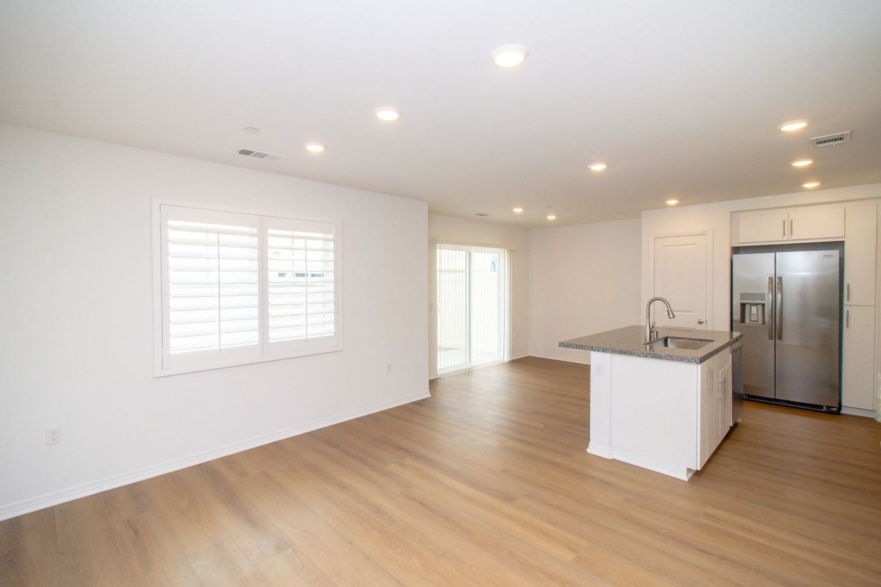 7390 Olive Grove St - Photo 3 of 37