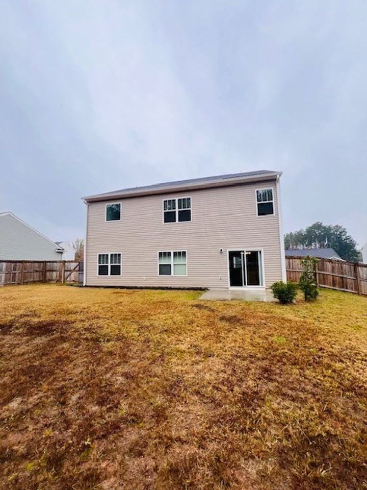 110 Claussen Dr - Photo 3 of 15