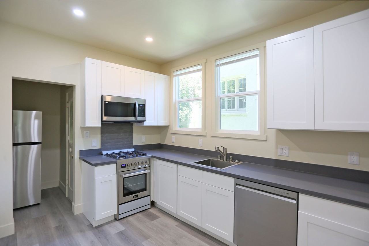 2011 Sacramento St - Photo 4 of 16