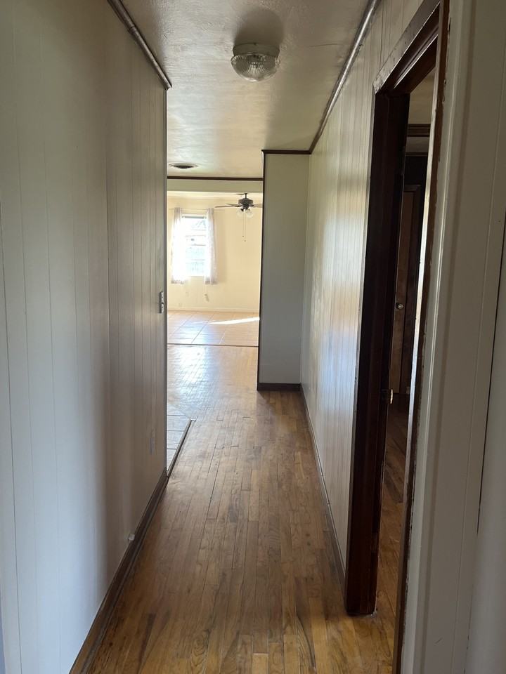 300 N Burleson St #NA - Photo 4 of 13
