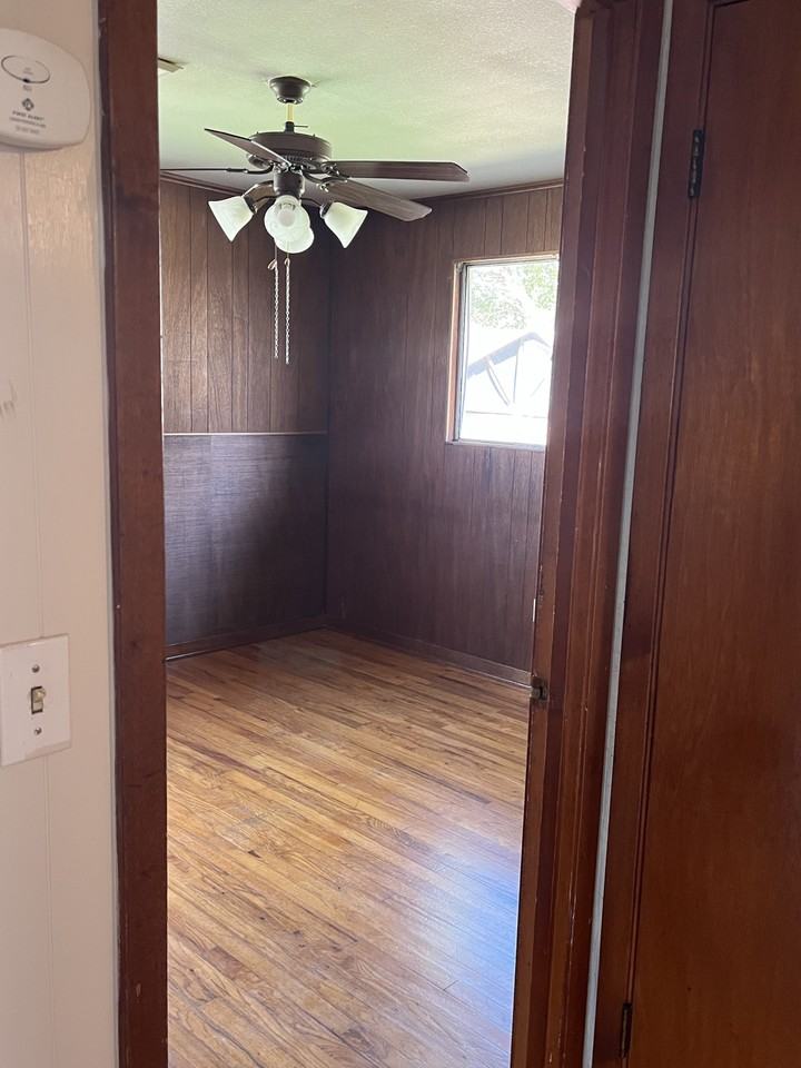 300 N Burleson St #NA - Photo 5 of 13