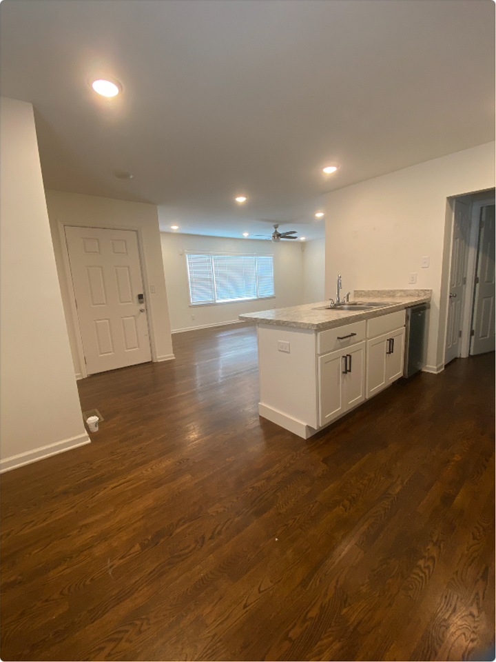 211 Church St - Photo 2 of 11