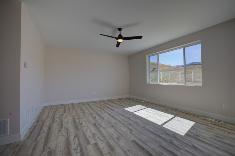 1621 Serenity Ln - Photo 2 of 20