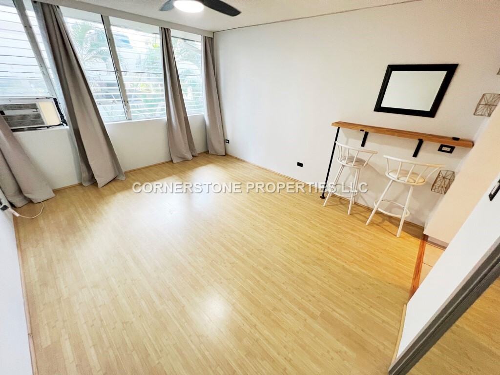 L038OUE - Photo 2 of 13