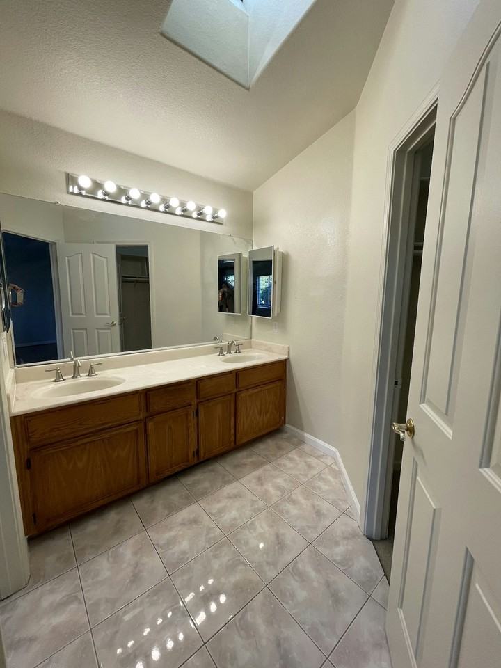 1580 Rehrmann Dr - Photo 3 of 25