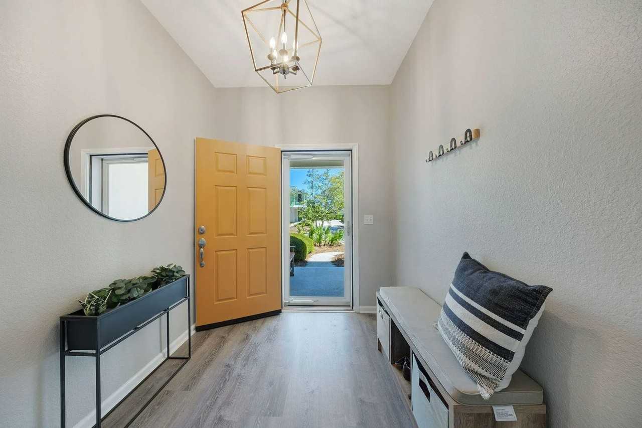 233 Sand Oak Blvd - Photo 3 of 31