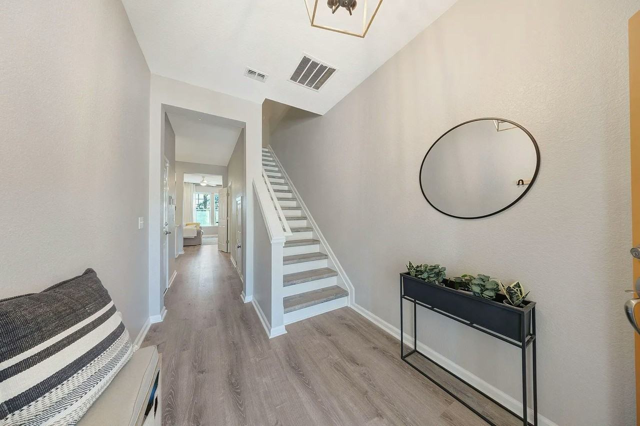 233 Sand Oak Blvd - Photo 4 of 31