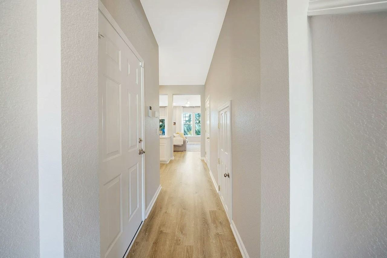 233 Sand Oak Blvd - Photo 5 of 31