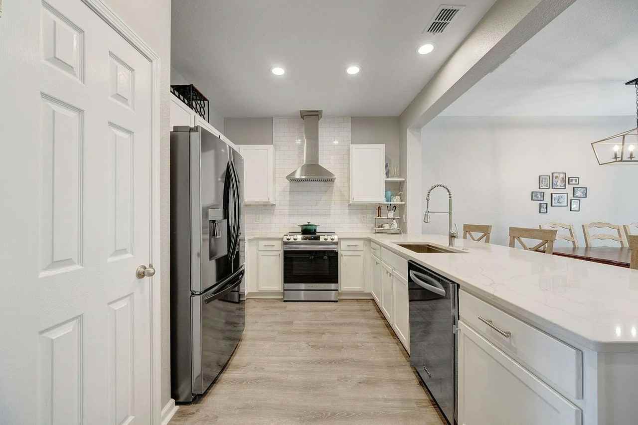 233 Sand Oak Blvd - Photo 6 of 31