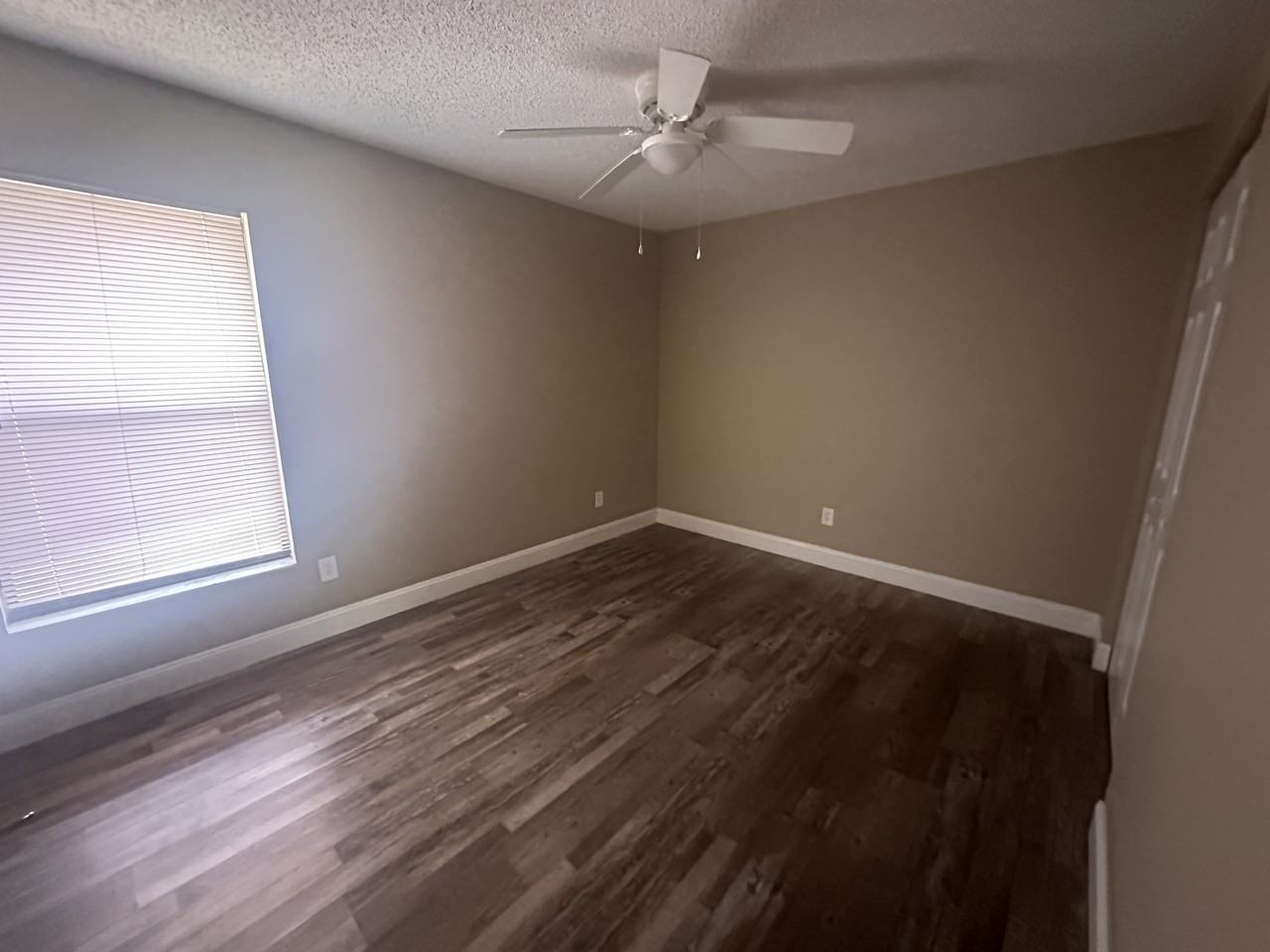 1838 NE 17th St - Photo 5 of 6