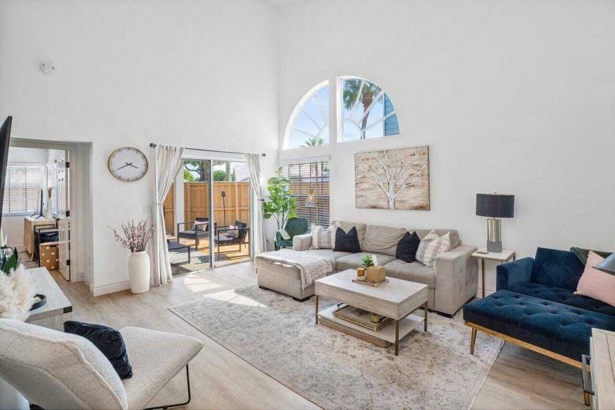 5120 Coronado Rdg - Photo 2 of 10