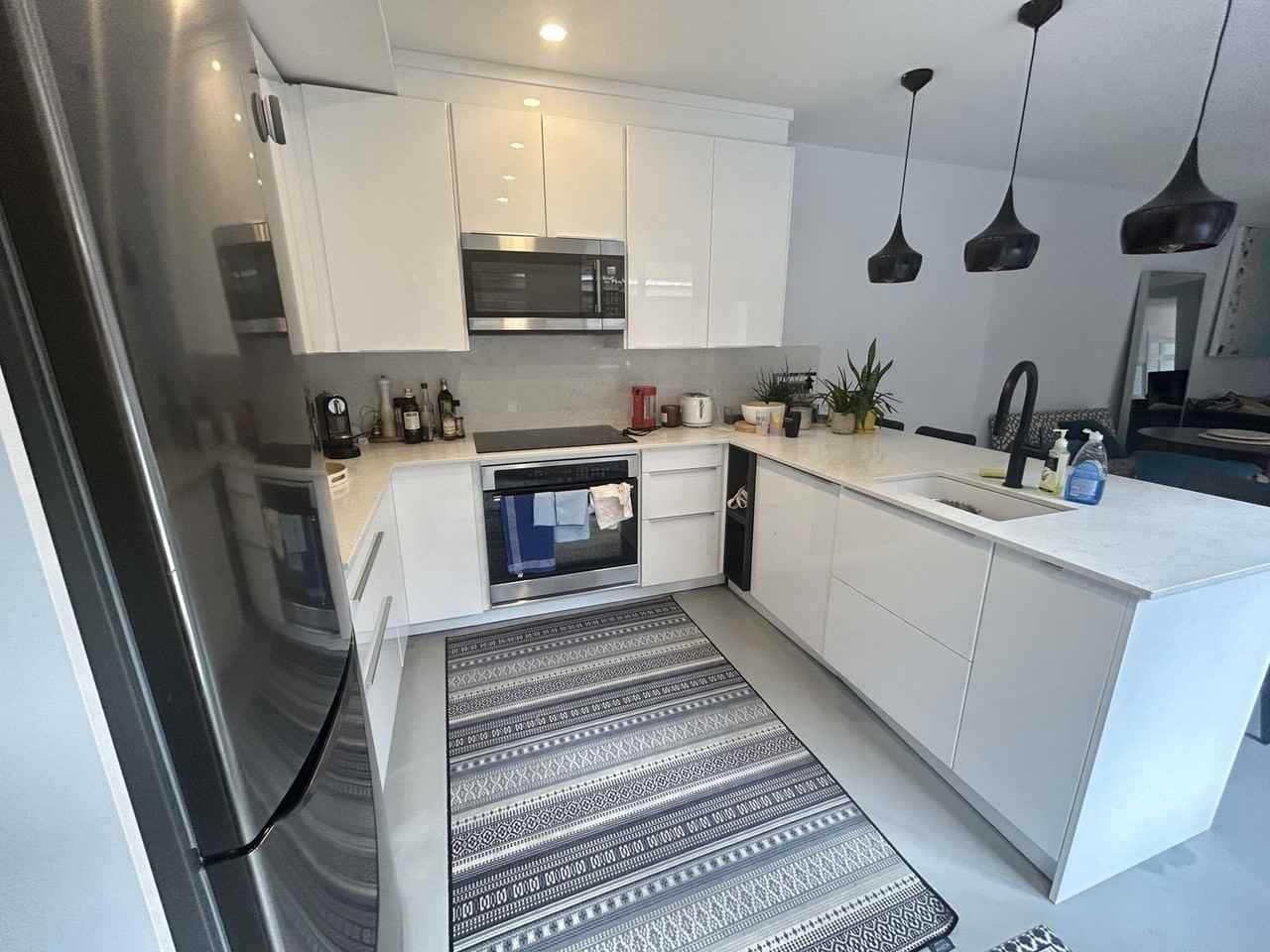 265 Av Laurier O - Photo 3 of 9