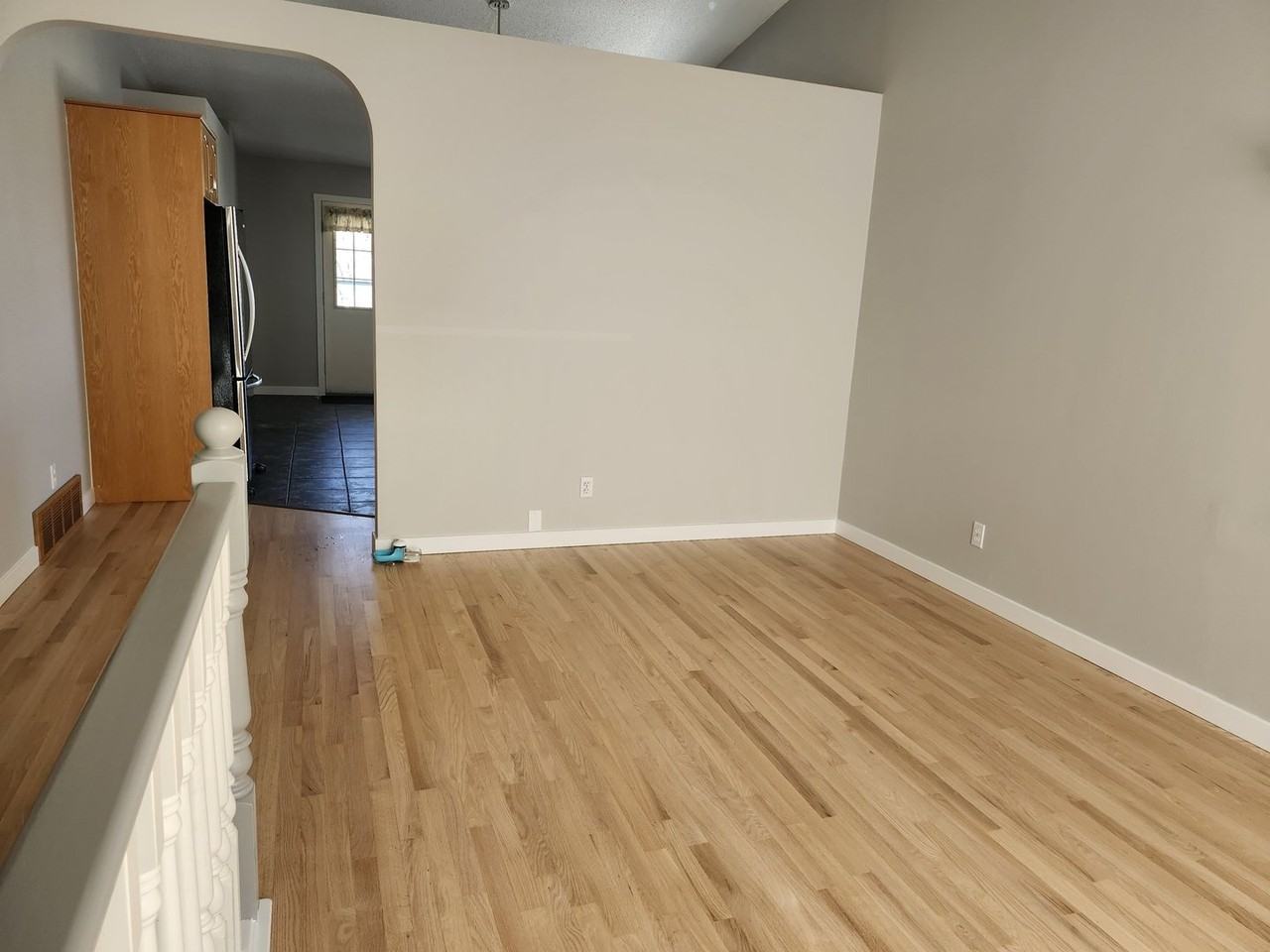 228 Coverdale Crt Ne - Photo 3 of 13