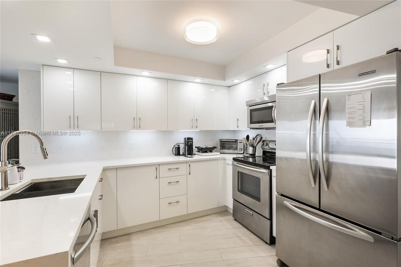 3000 N Ocean Dr #25D - Photo 7 of 26