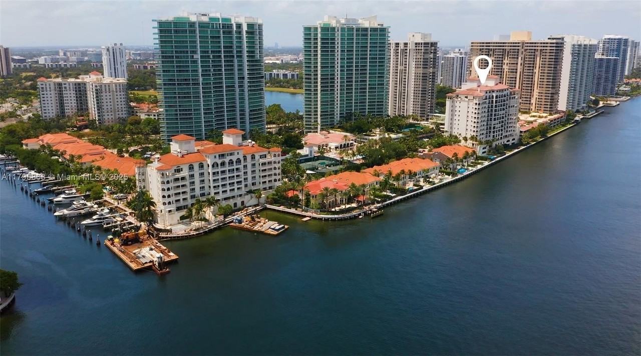 20165 Northeast 39th Place #403 - Photo 3 of 40