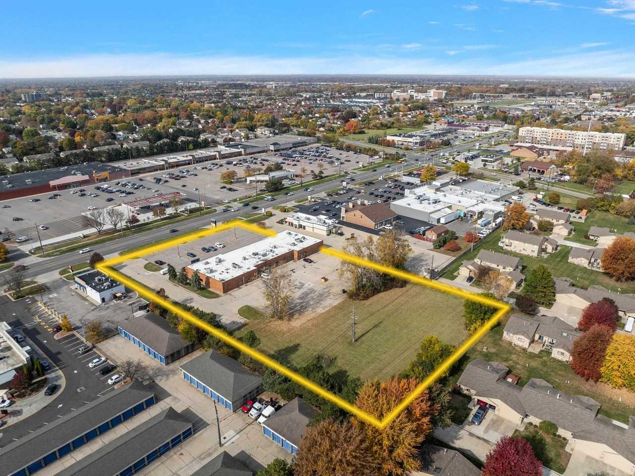 41660 Garfield Rd - Photo 6 of 10