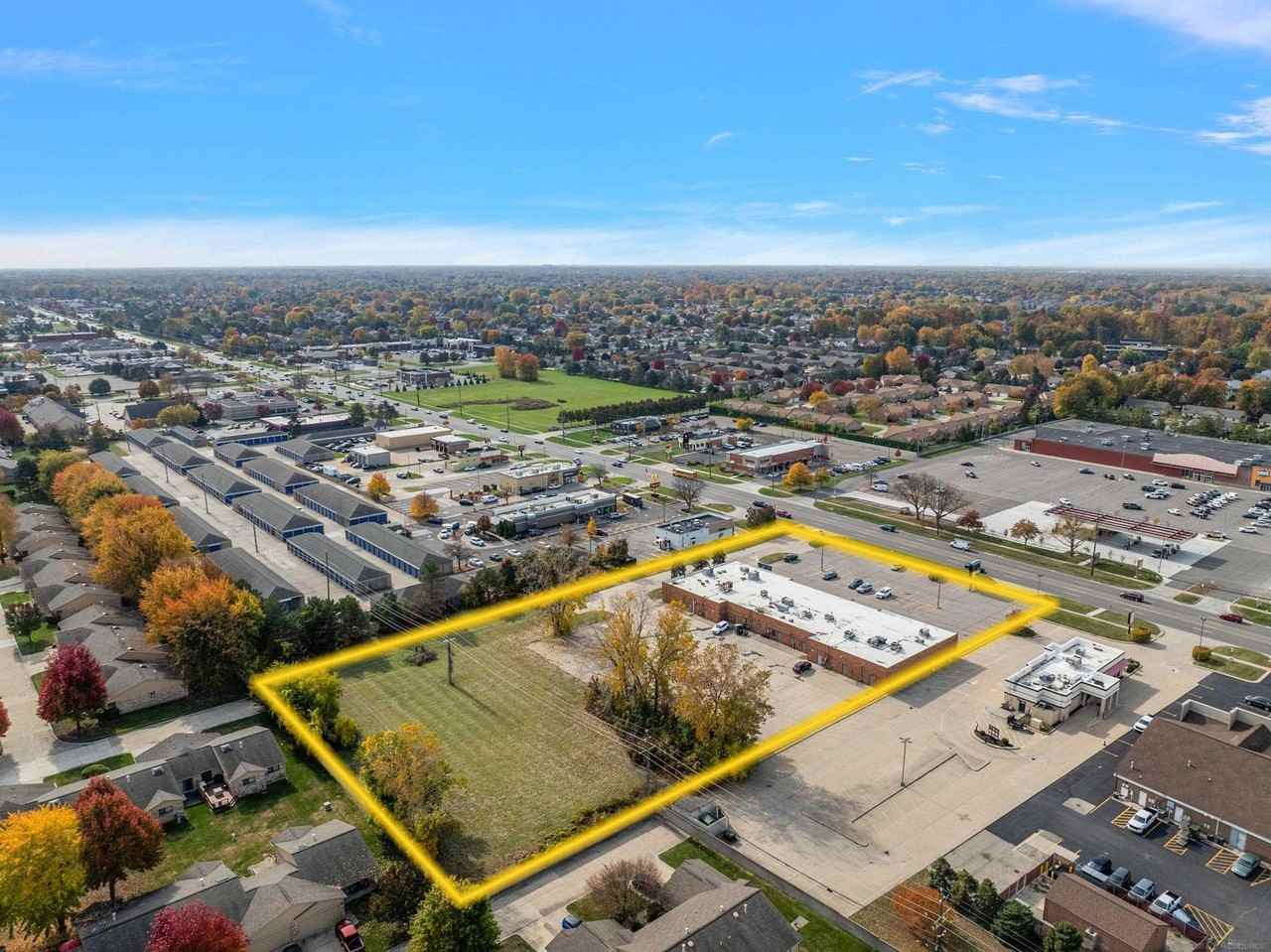 41660 Garfield Rd - Photo 7 of 10