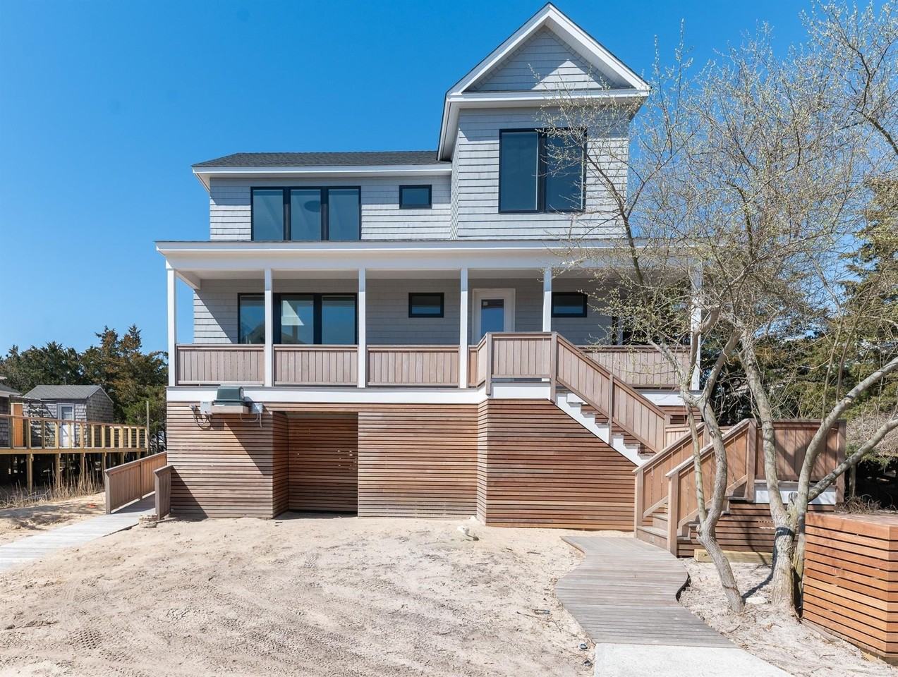 44 44 Island Walk - Photo 2 of 25