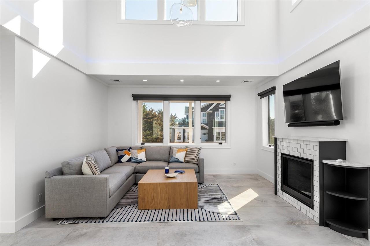 44 44 Island Walk - Photo 4 of 25