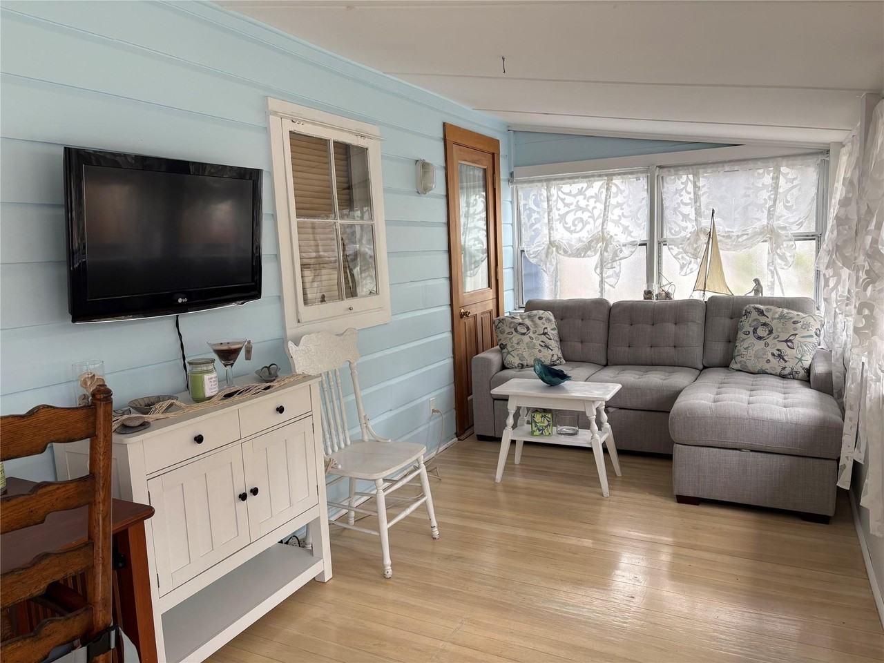 177 Wilmot Rd - Photo 5 of 12