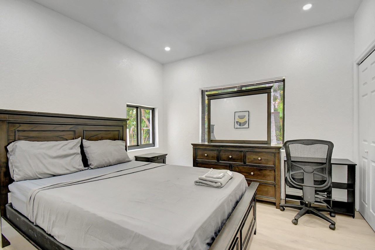 Ne 127th St - Photo 6 of 7