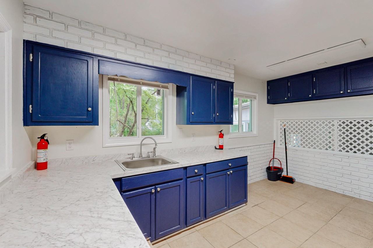 Pine Shadows Dr - Photo 6 of 14