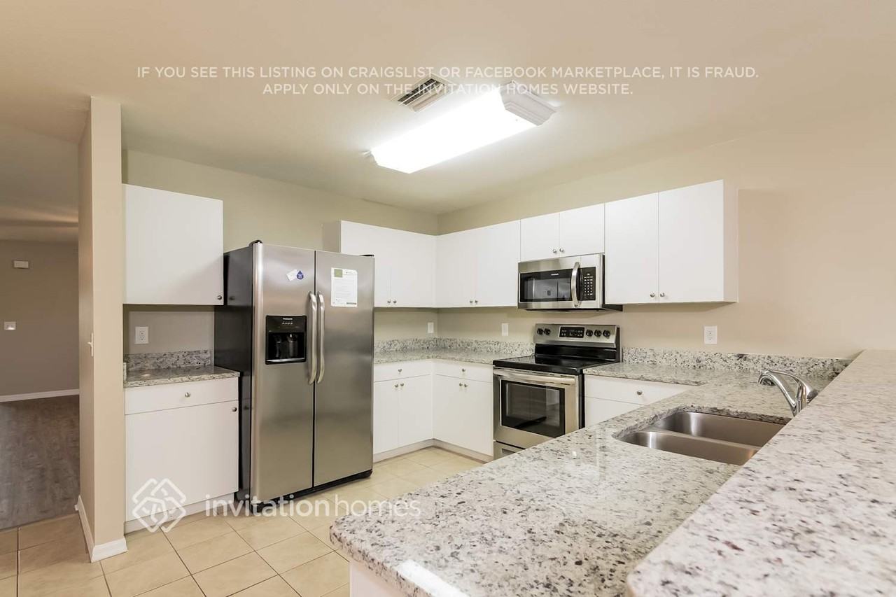 10014 Ancona St - Photo 4 of 17