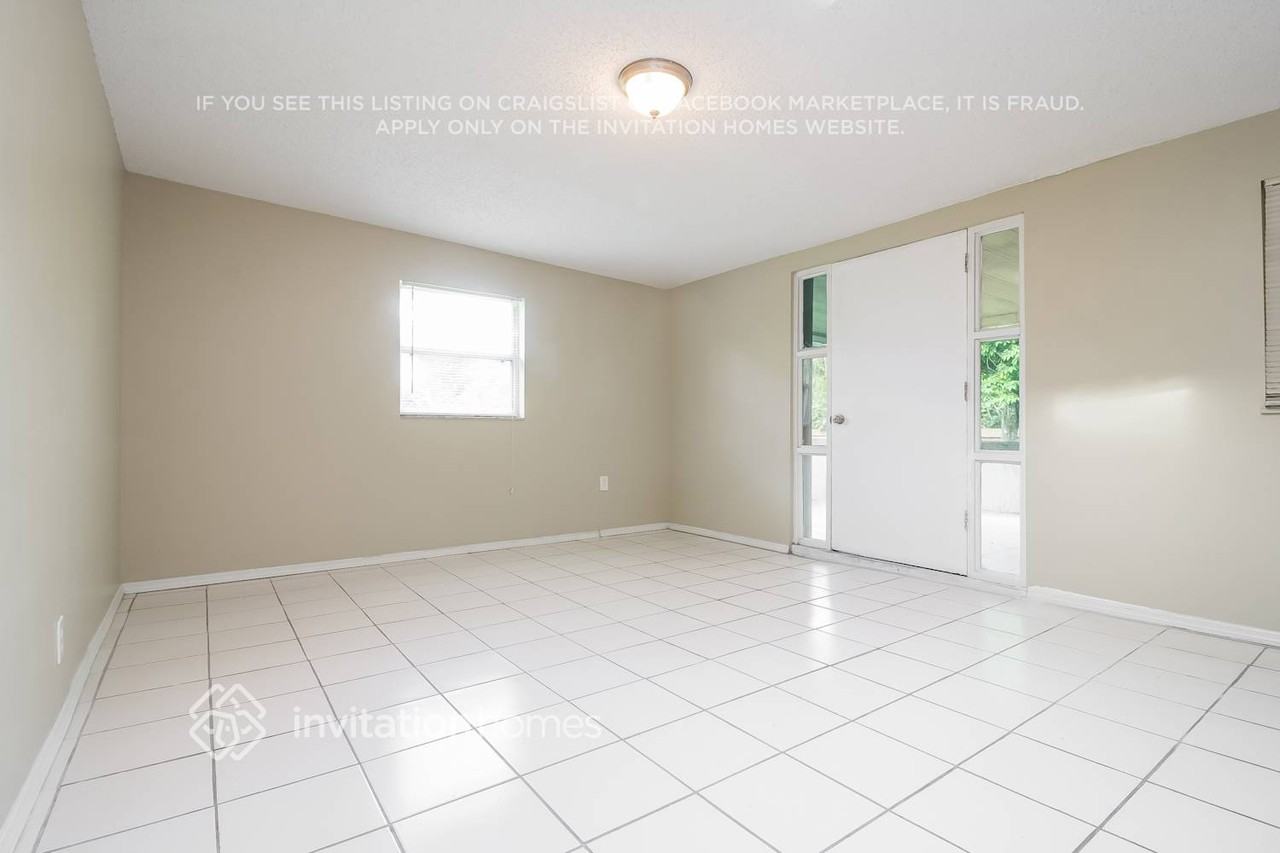 3115 Lake Arnold Pl - Photo 3 of 21