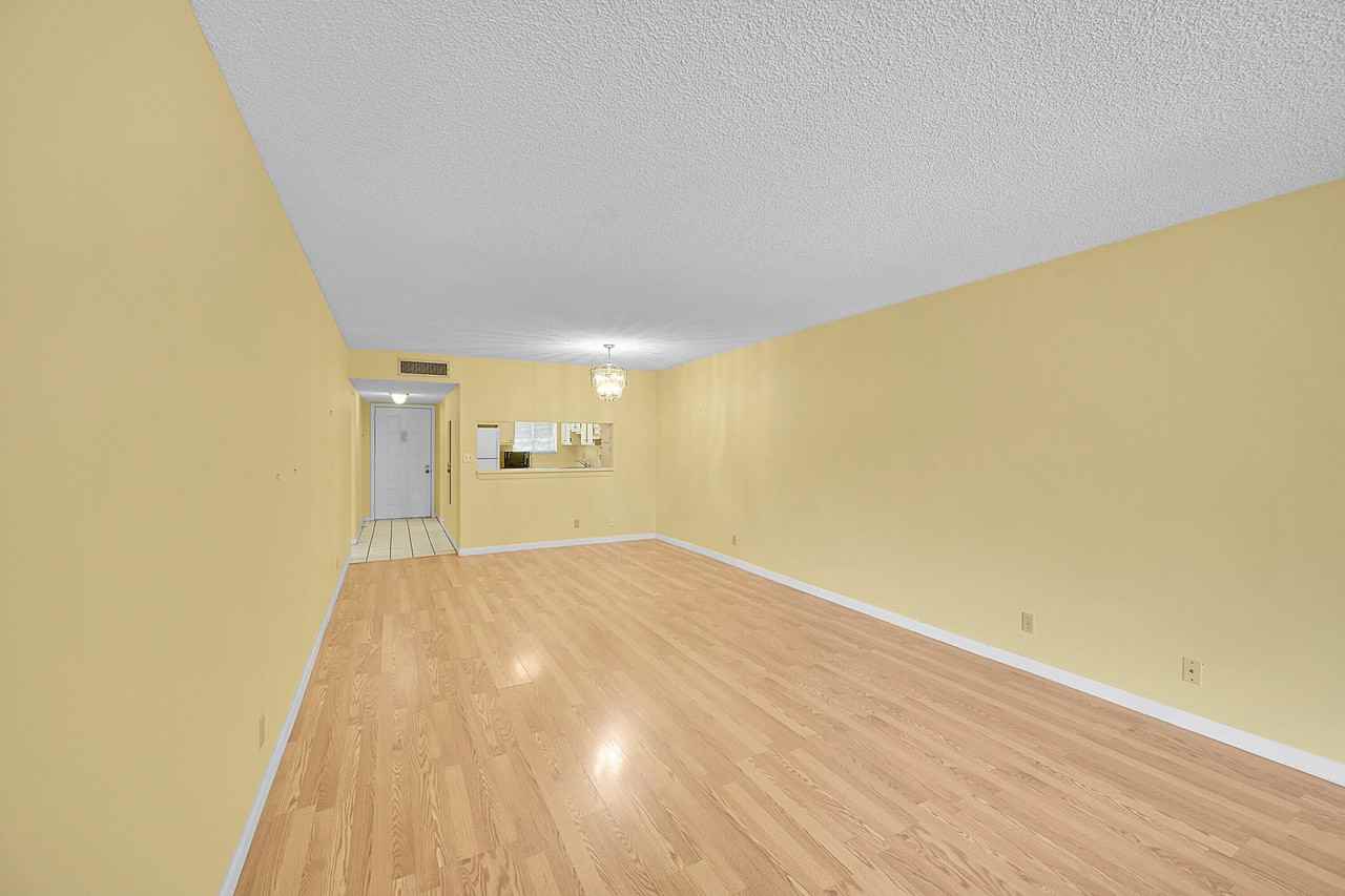 3154 Via Poinciana #306 - Photo 7 of 28