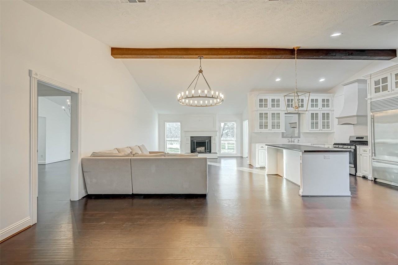 520 E Castle Harbour Dr - Photo 5 of 20