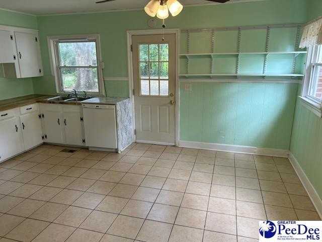 926 Sherwood Dr - Photo 4 of 9