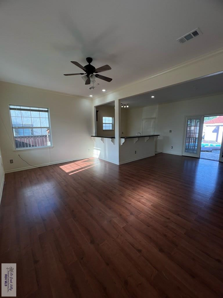 312 N 12th St - Photo 3 of 16