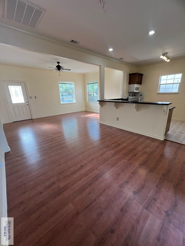 312 N 12th St - Photo 4 of 16