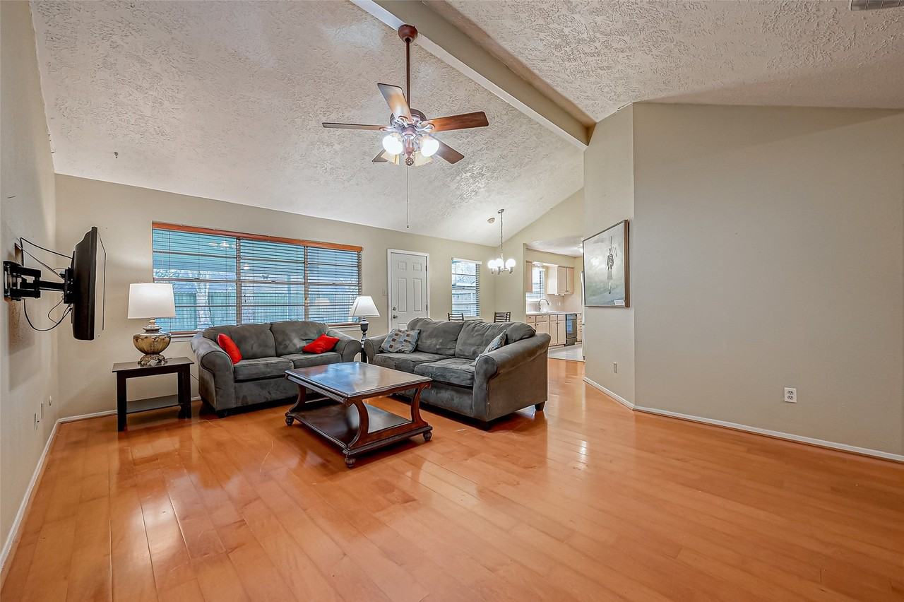 2122 Heritage Colony Dr - Photo 6 of 23