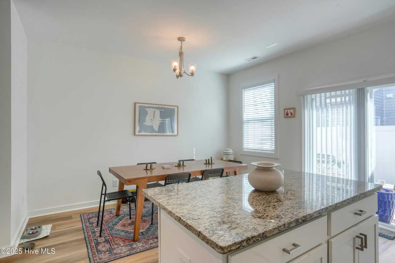 308 Starfish Ln - Photo 7 of 19